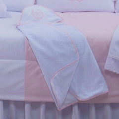 TOALHA COM CAPUZ BORDADA - REALEZA ROSA