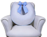 ALMOFADA DE AMAMENTAÇÃO LAÇO - BRANCA COM AZUL