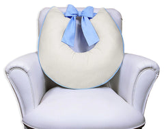 ALMOFADA DE AMAMENTAÇÃO LAÇO - PALHA COM AZUL