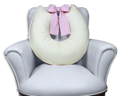 ALMOFADA DE AMAMENTAÇÃO LAÇO - PALHA COM ROSA