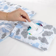 Trocador portátil plastificado - arco íris azul